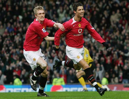 是这对年轻 是这对年轻