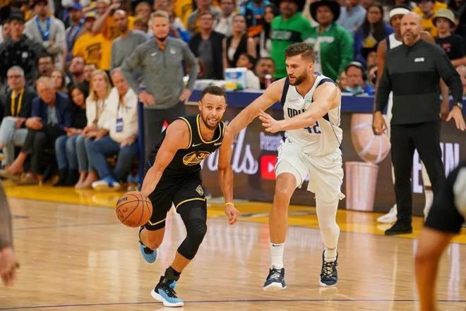 球队的交锋 球队的交锋