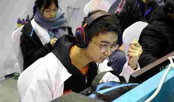 续不断地输 续不断地输