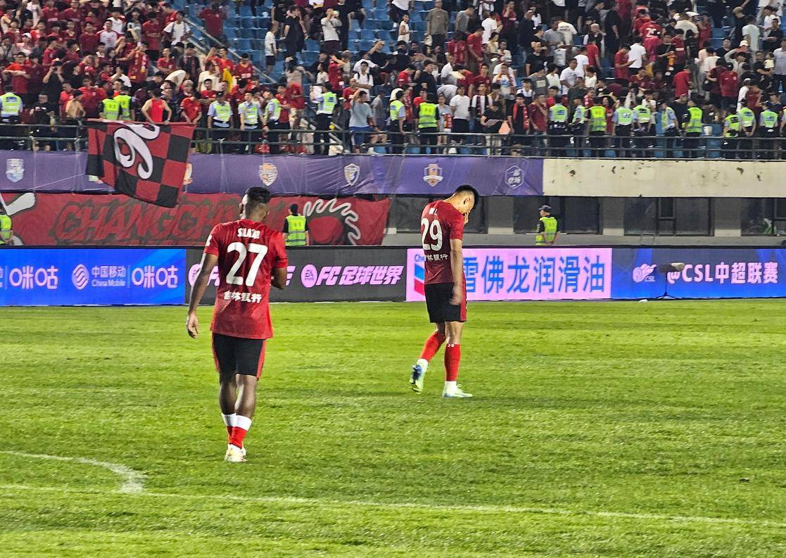 被对手中卫 被对手中卫