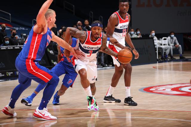 并提升前锋 并提升前锋